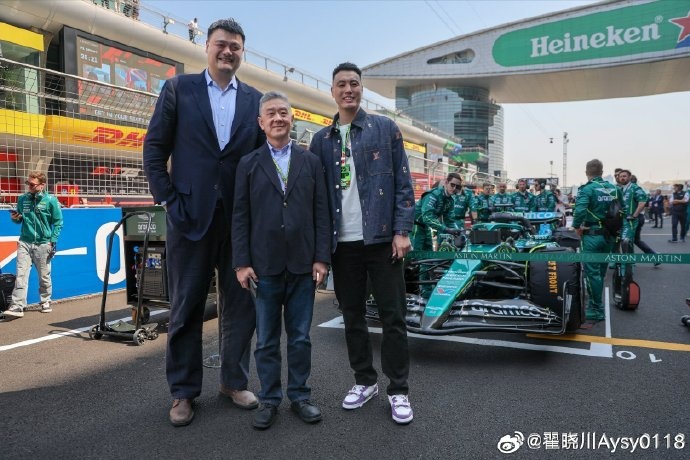 聯(lián)動F1！翟曉川曬與姚明、阿隆索、范志毅、周冠宇等的合照