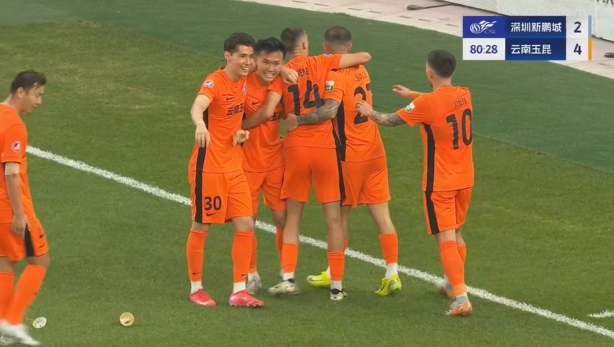 玉昆4-2領(lǐng)先新鵬城！杜加利奇冒頂，徐宏杰得球抽射破門