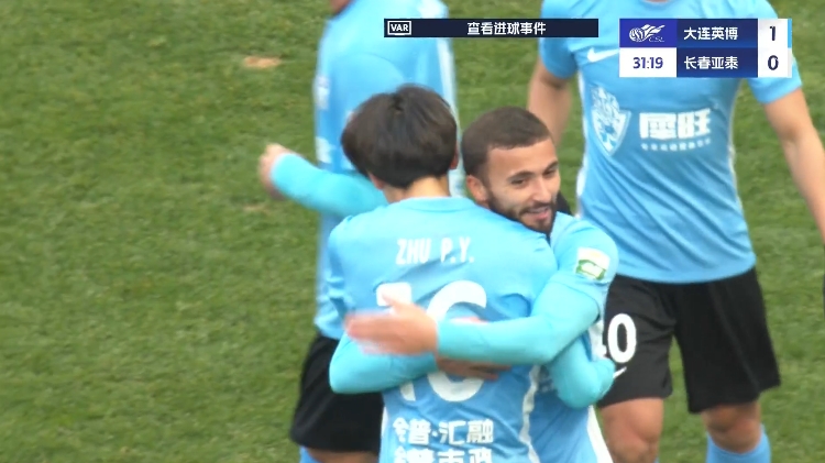 19歲朱鵬宇中超處子球！大連英博1-0領(lǐng)先長春亞泰，馬萊萊助攻