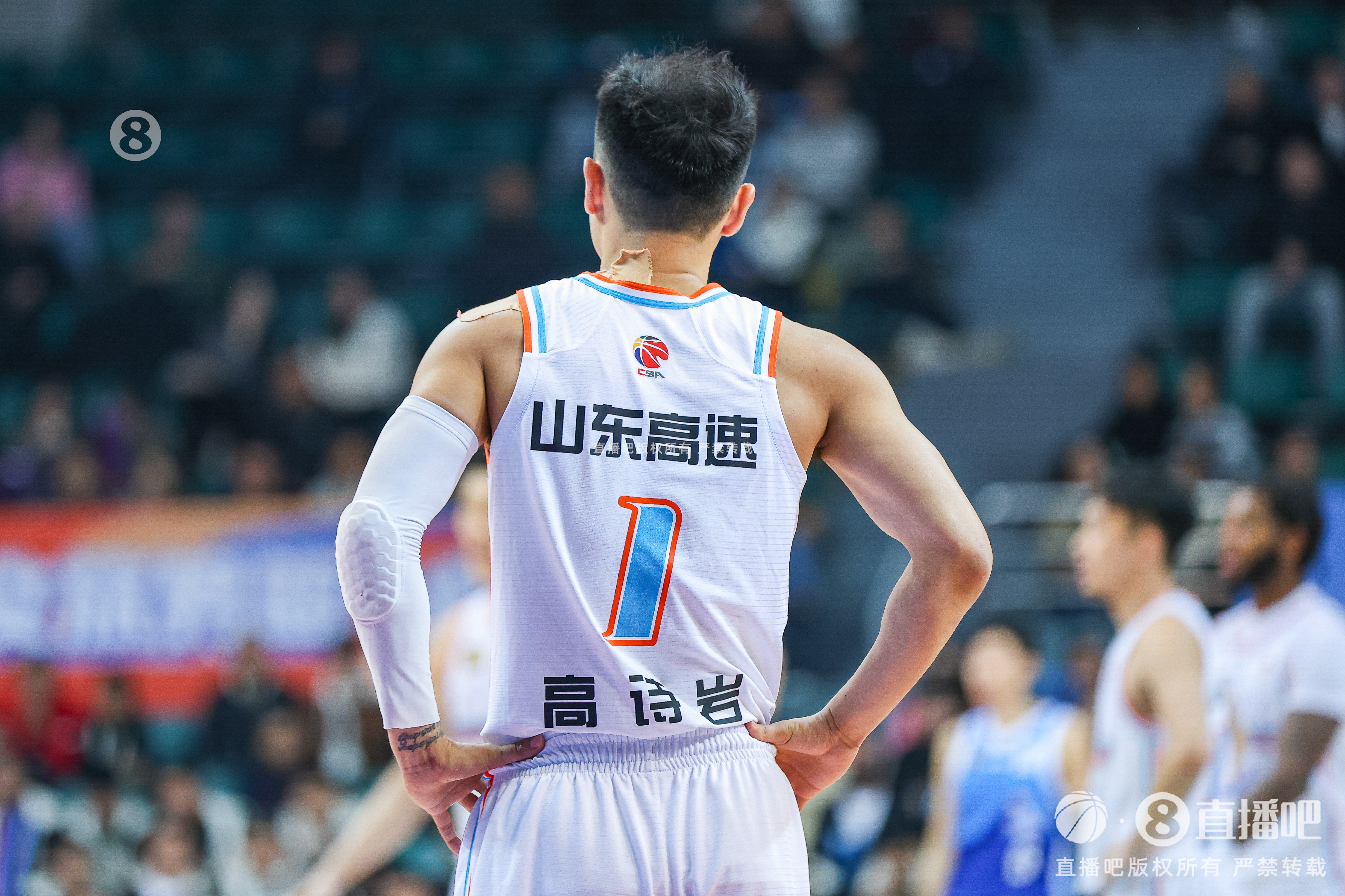慢熱！首節(jié)山東落后四川1分 全隊首發(fā)5人單節(jié)合計僅拿到3分